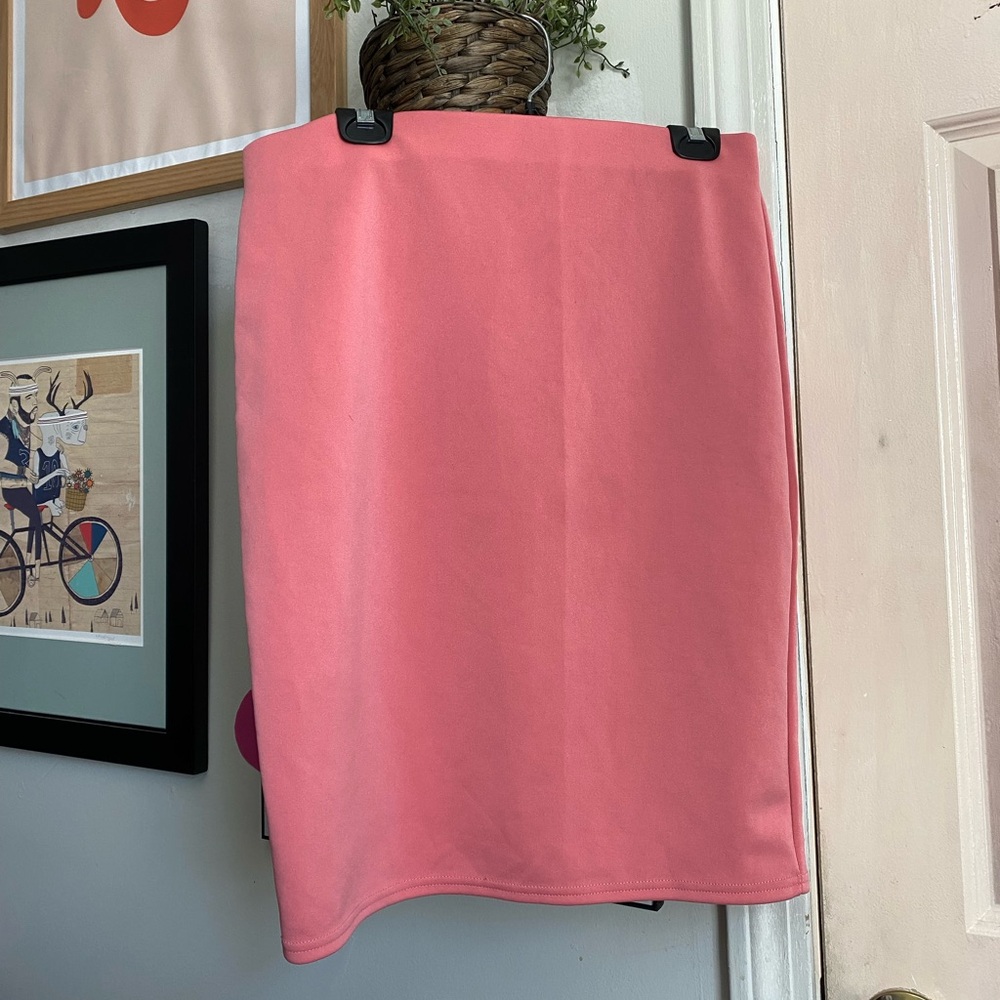pink skirt